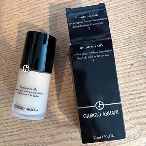 New in packaging / Never used Giorgio Armani Luminous Silk foundation! Shade 3